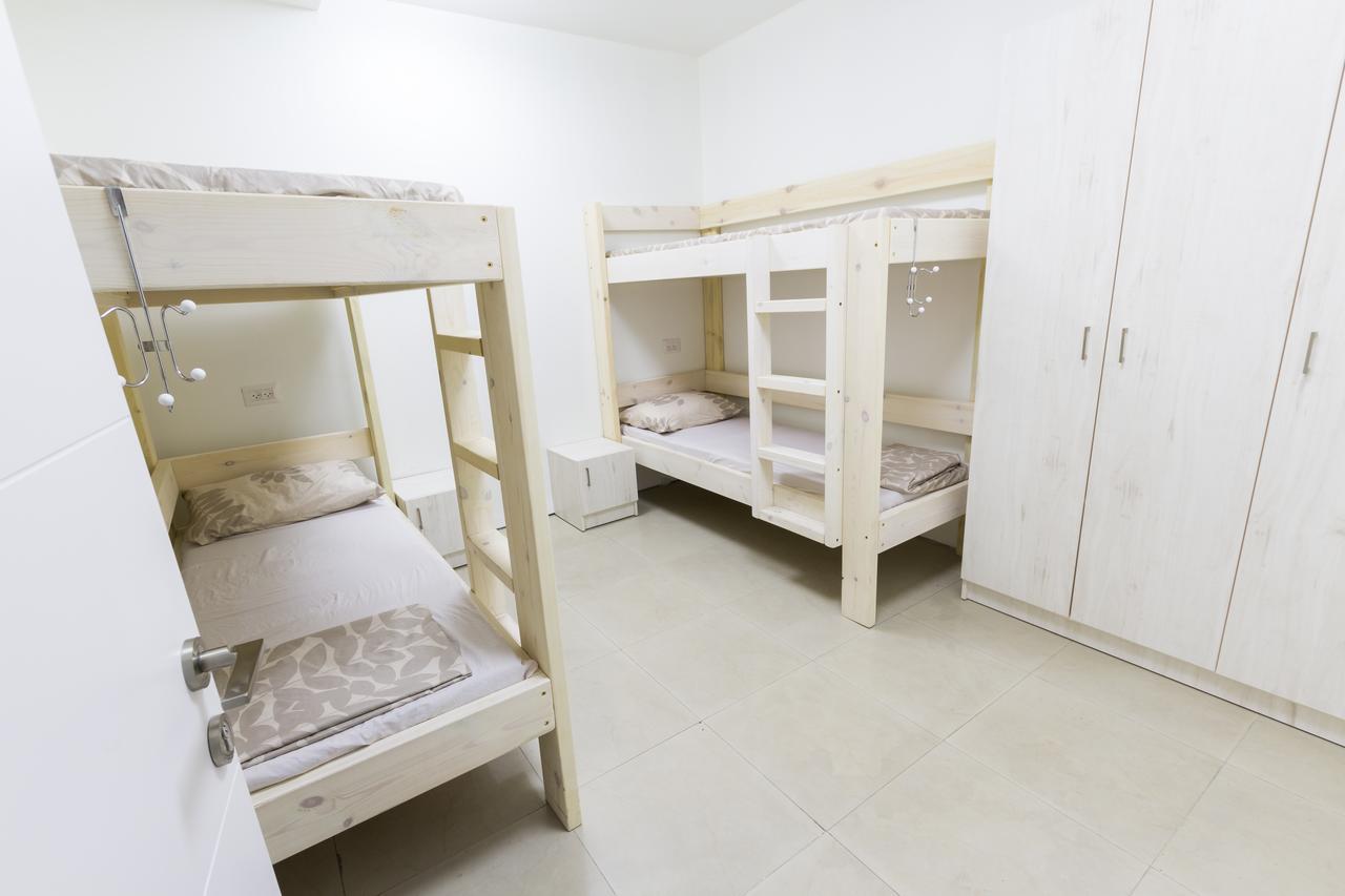 Mevaser - Christian Hostel Ришон ле Цион Екстериор снимка