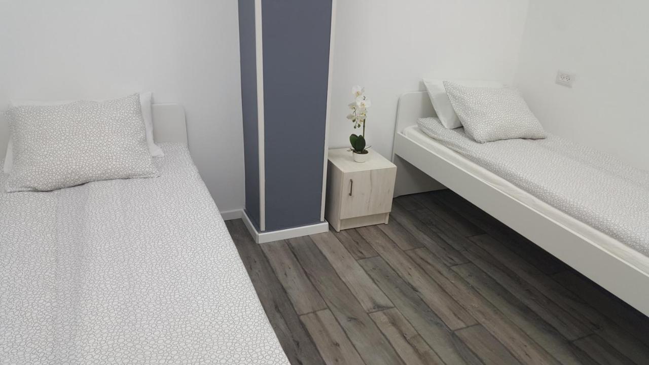 Mevaser - Christian Hostel Ришон ле Цион Екстериор снимка
